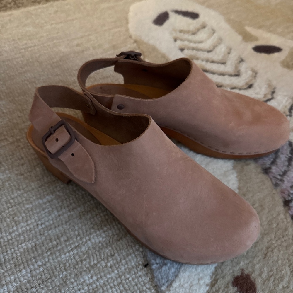 BRYR Daphne handmade clogs